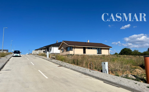 CASMAR - Na predaj pekný stavebný pozemok 644 m2, Zvončín