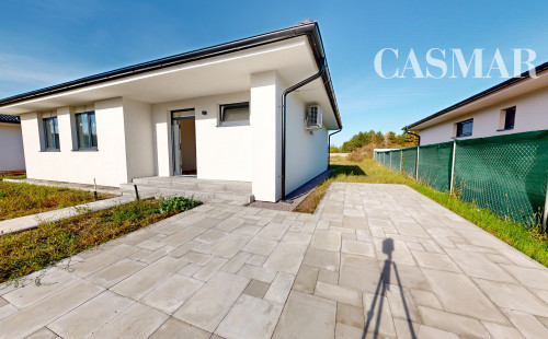 NOVOSTAVBY NOVÉ ZÁMKY - Pekné 4.izb.rodinné domy typu bungalov