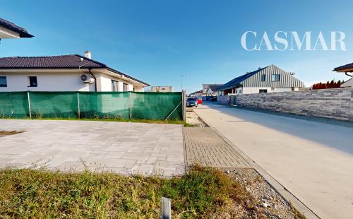 NOVOSTAVBY NOVÉ ZÁMKY - Pekné 4.izb.rodinné domy typu bungalov