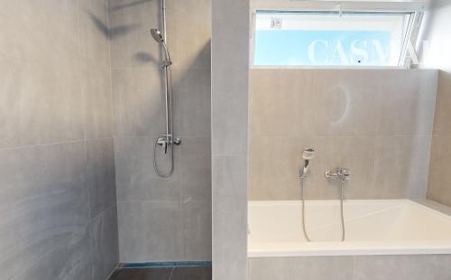 NOVOSTAVBY NOVÉ ZÁMKY - Pekné 4.izb.rodinné domy typu bungalov