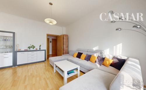 Priestranný 4-izbový byt s vysokými stropmi, vlastnou záhradou a 2 parkovacími miestami – Boleráz