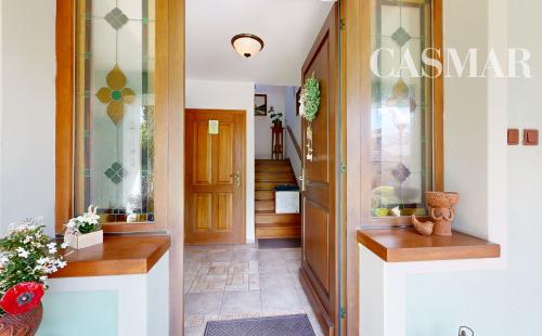 EXKLUZÍVNE V RK CASMAR – Na predaj veľmi pekný rodinný dom v tichej lokalite