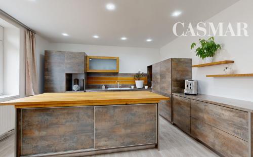 PREDAJ – VEĽKÝ 7-IZBOVÝ RODINNÝ DOM V TRNAVE, VHODNÝ NA BÝVANIE AJ PODNIKANIE