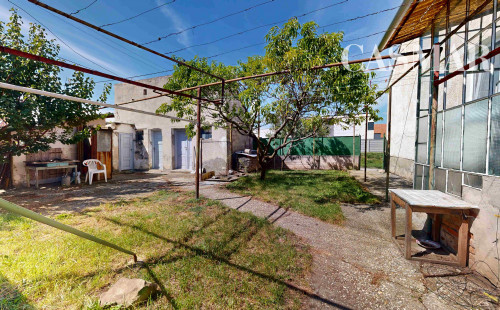 PREDAJ – STARŠÍ TEHLOVÝ RODINNÝ DOM V HRNČIAROVCIACH NAD PARNOU PRI TRNAVE