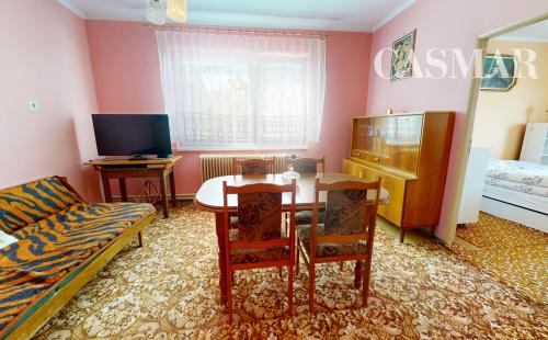 PREDAJ – STARŠÍ TEHLOVÝ RODINNÝ DOM V HRNČIAROVCIACH NAD PARNOU PRI TRNAVE