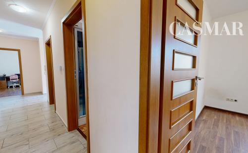 Na predaj 4-izbový bungalov s garážou a krytou terasou – Hrubý Šúr