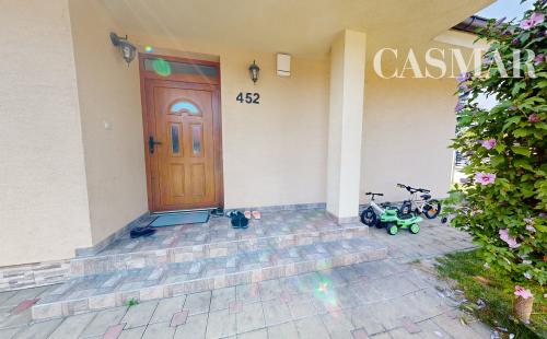 Na predaj 4-izbový bungalov s garážou a krytou terasou – Hrubý Šúr