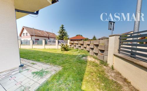 Na predaj 4-izbový bungalov s garážou a krytou terasou – Hrubý Šúr