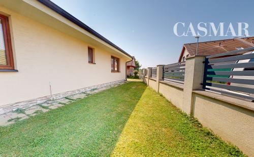 Na predaj 4-izbový bungalov s garážou a krytou terasou – Hrubý Šúr