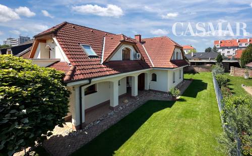 Predaj! 2podlažný 6izb. rod.dom  s dvoj garážou    na Kozáckej ul.