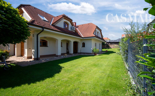 Predaj! 2podlažný 6izb. rod.dom  s dvoj garážou    na Kozáckej ul.