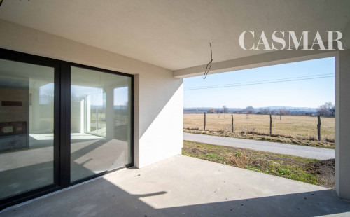 REZERVOVANÉ! Novostavba- Bungalov s pekným výhľadom na Smolenický  zámok!!