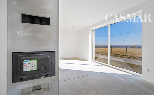 REZERVOVANÉ! Novostavba- Bungalov s pekným výhľadom na Smolenický  zámok!!