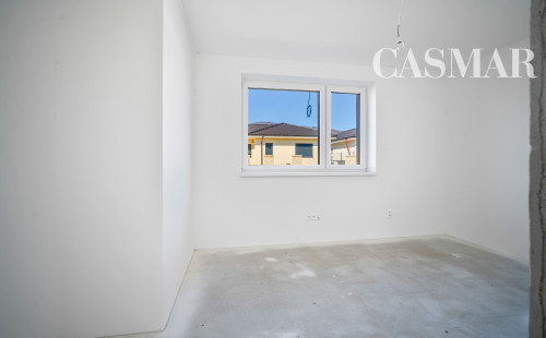 REZERVOVANÉ! Novostavba- Bungalov s pekným výhľadom na Smolenický  zámok!!