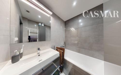 REZERVOVANÉ! Pekný 3-izbový byt po kompletnej rekonštrukcii a super výmerou! Na Hlinách!