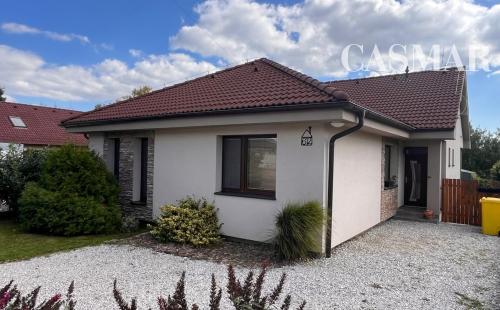 Moderný 6-izbový rodinný dom s veľkou záhradou, altánkom a bazénom – Dolné Orešany