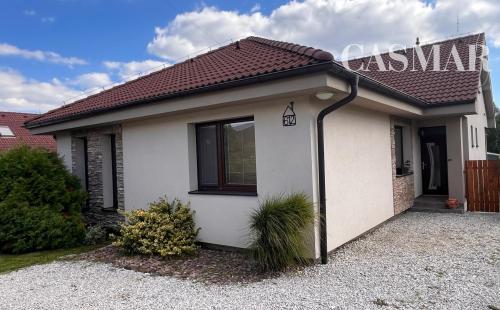 Moderný 6-izbový rodinný dom s veľkou záhradou, altánkom a bazénom – Dolné Orešany