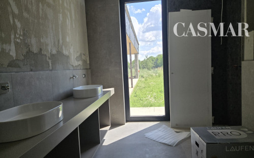 Luxusný 5-izbový dvojpodlažný rodinný dom s bazénom.