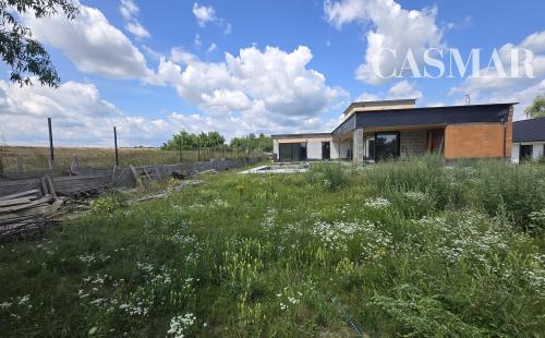 Luxusný 5-izbový dvojpodlažný rodinný dom s bazénom.