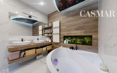 🏡 Nadštandardný 4-izbový rodinný dom s bazénom, zimnou terasou a veľkým pozemkom – Dvorníky