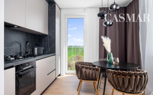 Štýlový 3-izbový byt so zariadením, loggiou a balkónom