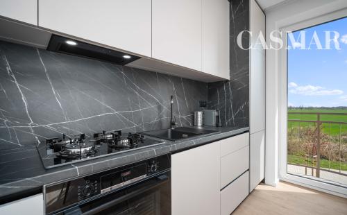 Štýlový 3-izbový byt so zariadením, loggiou a balkónom