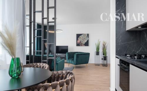 Štýlový 3-izbový byt so zariadením, loggiou a balkónom