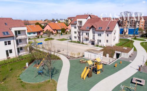 Štýlový 3-izbový byt so zariadením, loggiou a balkónom