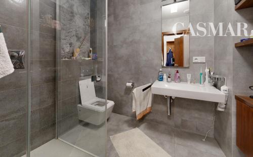 BÝVAJTE V NADŠTANDARTNOM DOME NA LUKRATÍVNOM MIESTE!