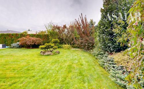 BÝVAJTE V NADŠTANDARTNOM DOME NA LUKRATÍVNOM MIESTE!