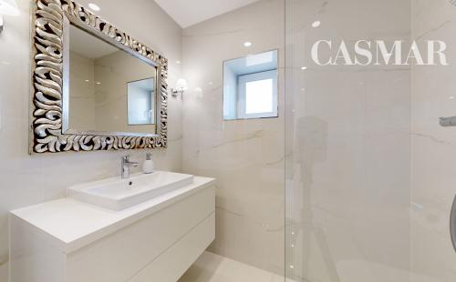 LUXUSNÝ DVOJPODLAŽNÝ RODINNÝ DOM V MODRANKE.