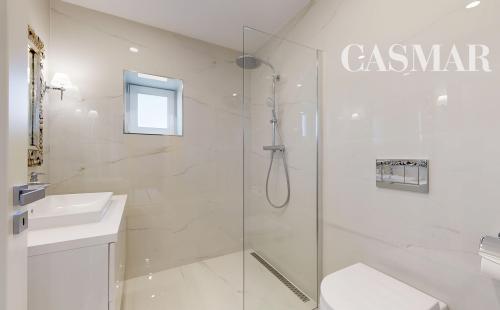 LUXUSNÝ DVOJPODLAŽNÝ RODINNÝ DOM V MODRANKE.