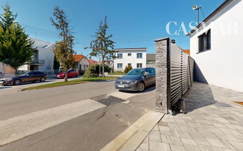 LUXUSNÝ DVOJPODLAŽNÝ RODINNÝ DOM V MODRANKE.