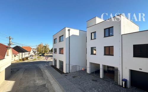 Novovybudovaný bytový dom s bytmi a polyfunkciou na predaj!!! Obec Červeník pri Trnave!