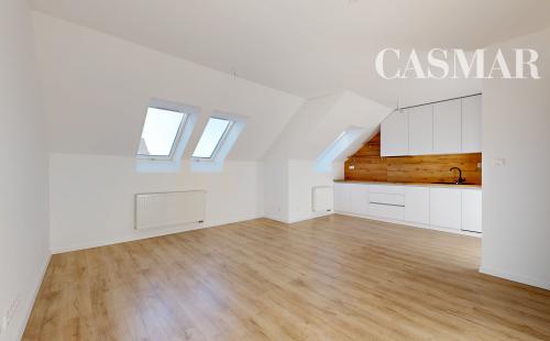 POLIANKY / Priestranný 3-izbový byt s loggiou a kuchynskou linkou