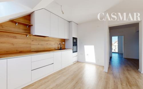 POLIANKY / Priestranný 3-izbový byt s loggiou a kuchynskou linkou