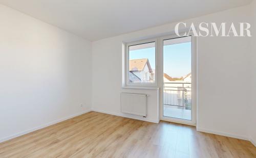 POLIANKY / Priestranný 3-izbový byt s loggiou a kuchynskou linkou