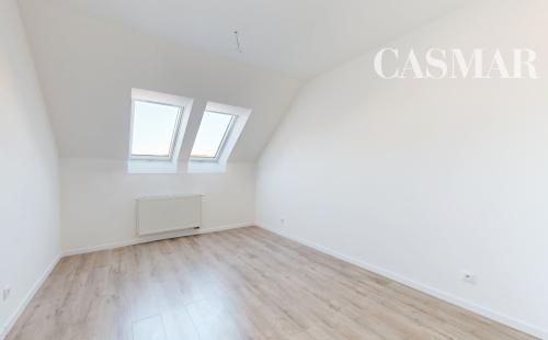 POLIANKY / Priestranný 3-izbový byt s loggiou a kuchynskou linkou