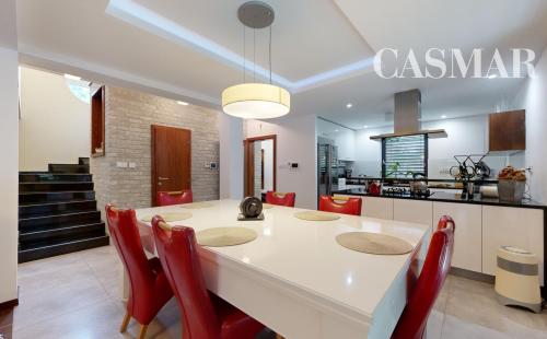 BÝVAJTE V NADŠTANDARTNOM DOME NA LUKRATÍVNOM MIESTE!