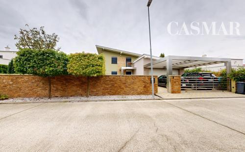 BÝVAJTE V NADŠTANDARTNOM DOME NA LUKRATÍVNOM MIESTE!