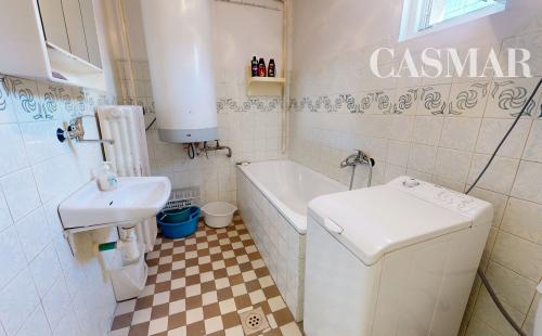 PREDAJ – STARŠÍ TEHLOVÝ RODINNÝ DOM V HRNČIAROVCIACH NAD PARNOU PRI TRNAVE