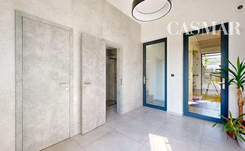 Na prenájom: moderný objekt s ateliérom – Oravné