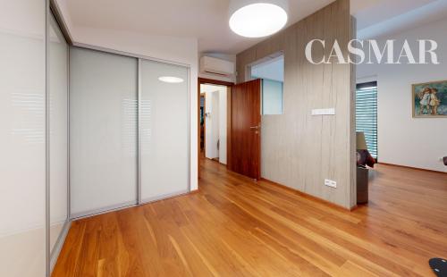 BÝVAJTE V NADŠTANDARTNOM DOME NA LUKRATÍVNOM MIESTE!