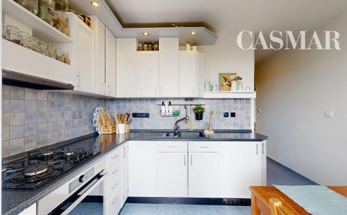 REZERVOVANÉ!Ponúkame na predaj priestranný 3-izbový byt s loggiou na sídlisku Hliny