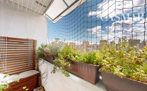 REZERVOVANÉ!Ponúkame na predaj priestranný 3-izbový byt s loggiou na sídlisku Hliny