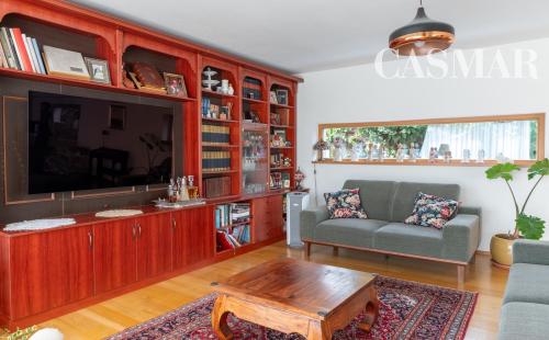 Na predaj priestranný 4-izbový rodinný dom v obci Tešedíkovo