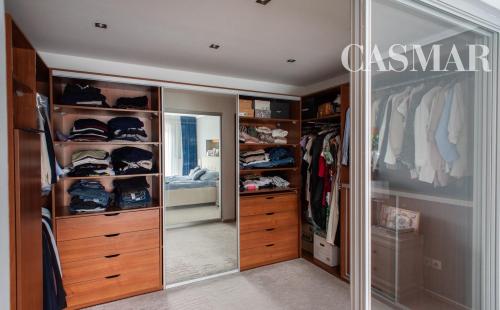 Na predaj priestranný 4-izbový rodinný dom v obci Tešedíkovo