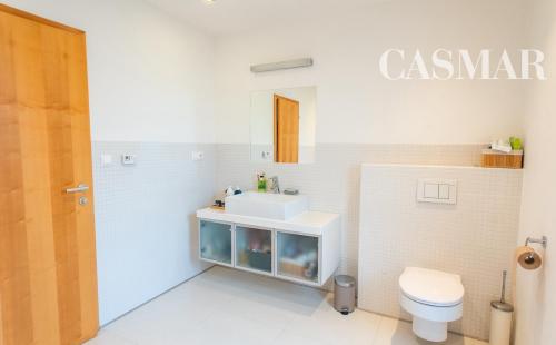 Na predaj priestranný 4-izbový rodinný dom v obci Tešedíkovo