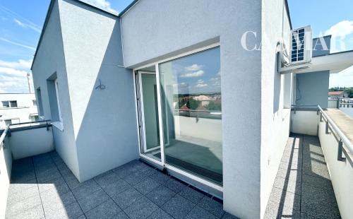 4i byt s 2 terasami a 2 parkovacími miestami