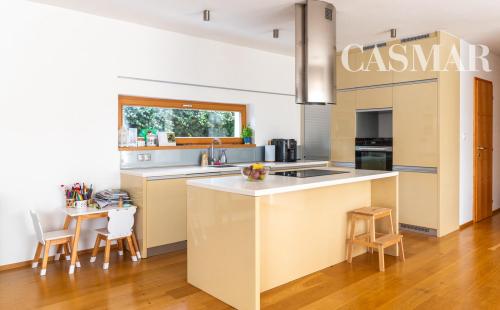 Na predaj priestranný 4-izbový rodinný dom v obci Tešedíkovo